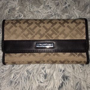 Tommy Hilfiger wallet